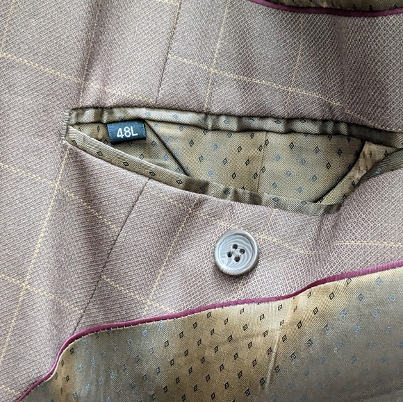 Vinci Brown Suit, size 48L - Picture 2 of 4